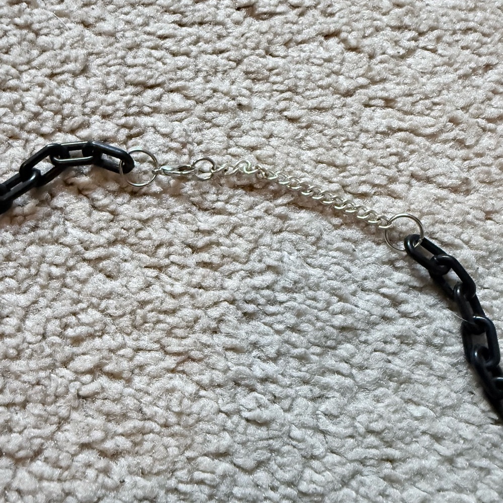 Wakaan - Gold/Black Necklace and Earrings Set - Picture 3 of 5